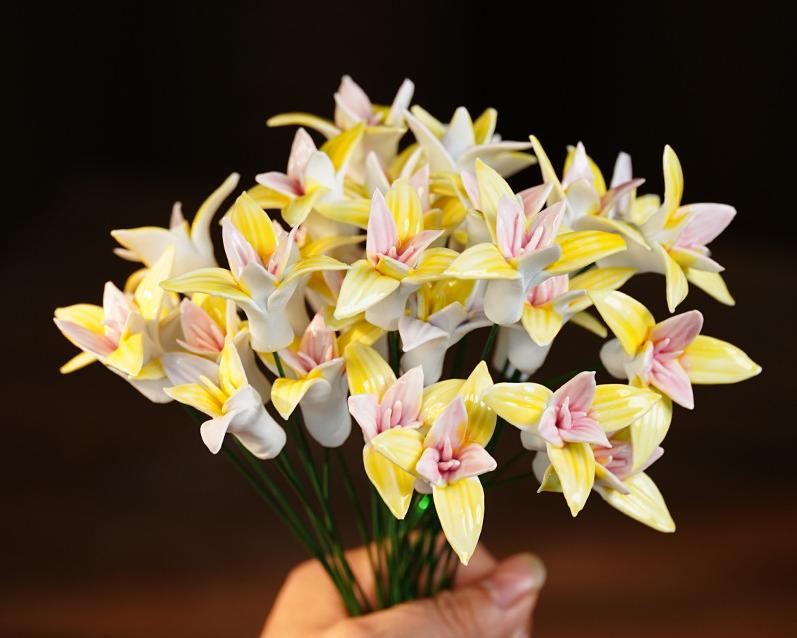 Jingdezhen Hand-kneaded Ceramic Flowers